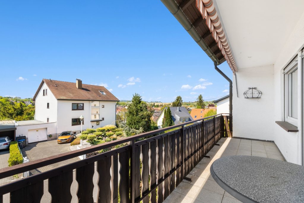 HUST Immobilien GmbH & Co. KG - Immobilienangebot - Karlsruhe / Stupferich - Alle - Mehrgenerationenhaus mit viel Raum und schönem Grundstück in ruhiger Lage