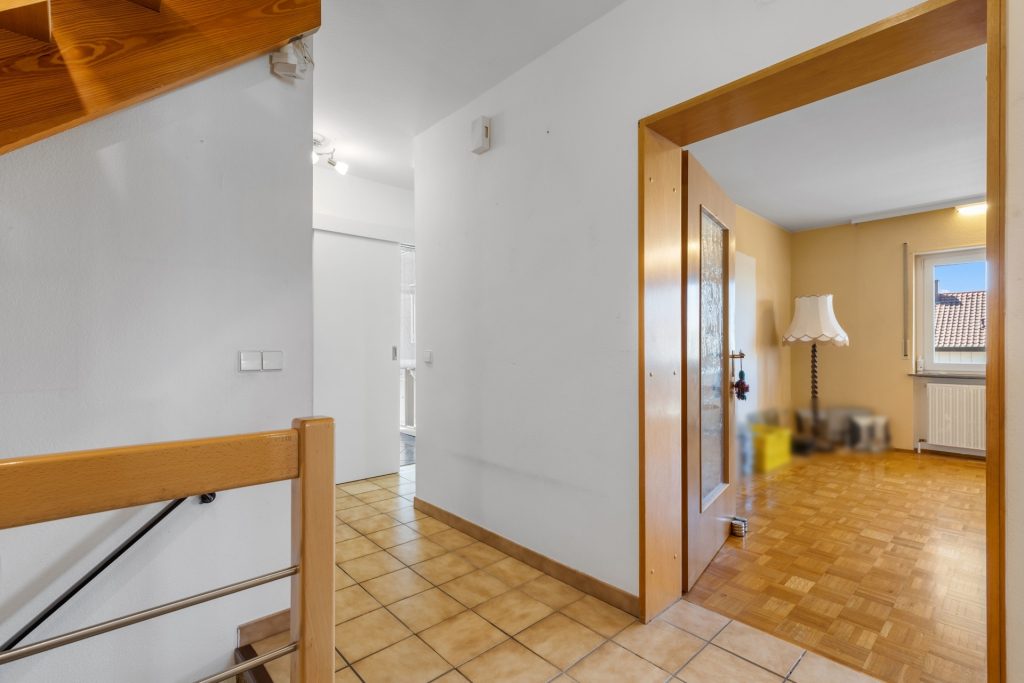 HUST Immobilien GmbH & Co. KG - Immobilienangebot - Karlsruhe / Stupferich - Alle - Mehrgenerationenhaus mit viel Raum und schönem Grundstück in ruhiger Lage