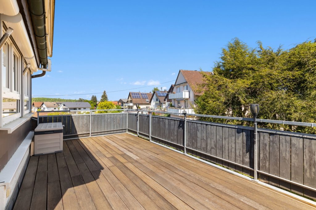 HUST Immobilien GmbH & Co. KG - Immobilienangebot - Karlsruhe / Stupferich - Alle - Mehrgenerationenhaus mit viel Raum und schönem Grundstück in ruhiger Lage