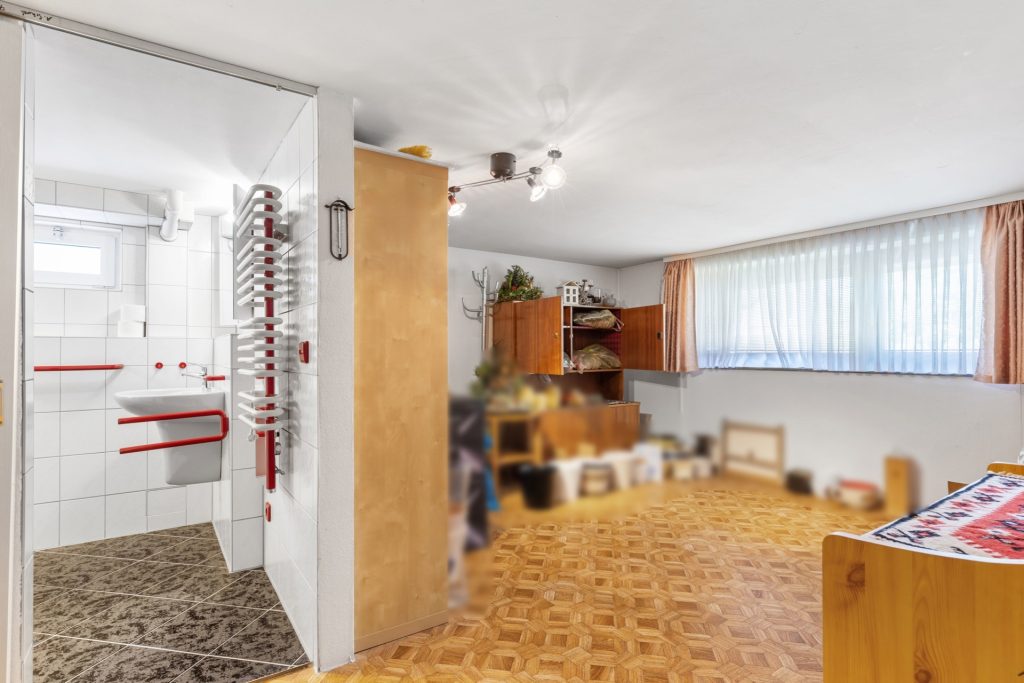 HUST Immobilien GmbH & Co. KG - Immobilienangebot - Karlsruhe / Stupferich - Alle - Mehrgenerationenhaus mit viel Raum und schönem Grundstück in ruhiger Lage