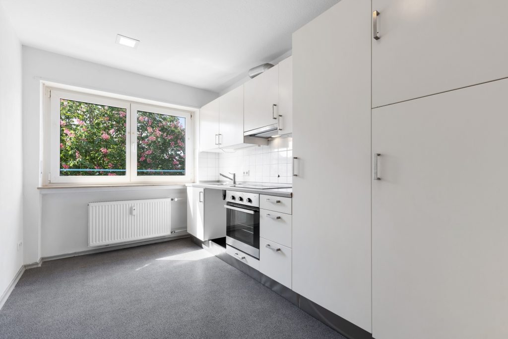 HUST Immobilien GmbH & Co. KG - Immobilienangebot - Karlsruhe / Südstadt - Alle - Licht, Luft und Lage – sonnige 2-Zimmer-Wohnung mit zwei Terrassen im 5. Obergeschoss mit Aufzug