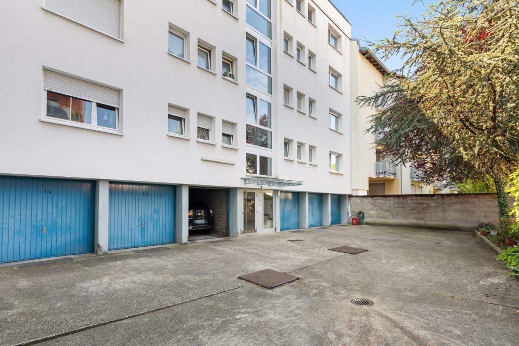 HUST Immobilien GmbH & Co. KG - Immobilienangebot - Karlsruhe / Südstadt - Alle - Licht, Luft und Lage – sonnige 2-Zimmer-Wohnung mit zwei Terrassen im 5. Obergeschoss mit Aufzug