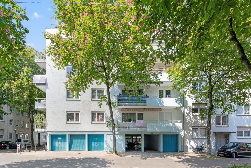 HUST Immobilien GmbH & Co. KG - Immobilienangebot - Karlsruhe / Südstadt - Alle - Licht, Luft und Lage – sonnige 2-Zimmer-Wohnung mit zwei Terrassen im 5. Obergeschoss mit Aufzug