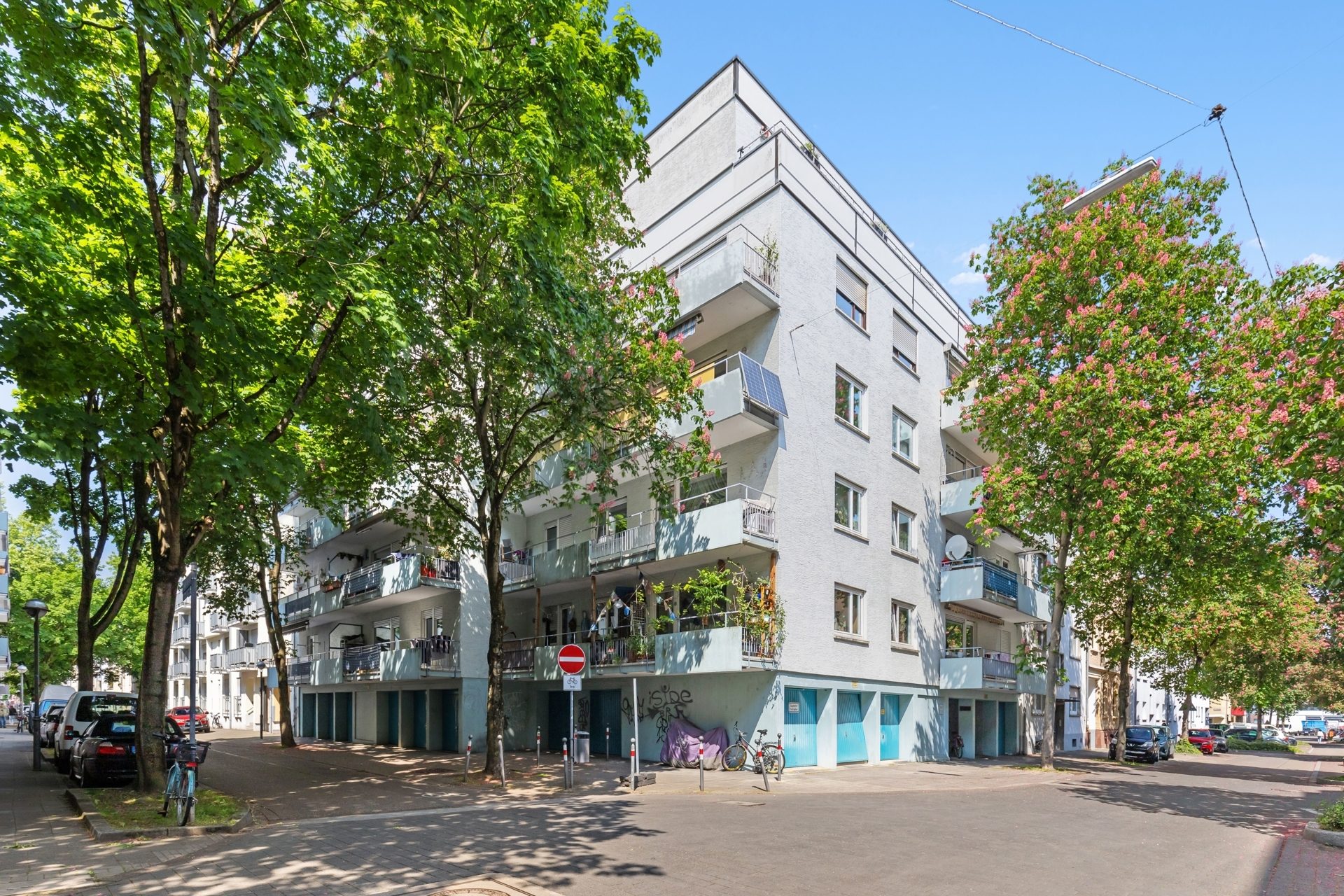 HUST Immobilien GmbH & Co. KG - Immobilienangebot - Karlsruhe - Alle - Licht, Luft und Lage – sonnige 2-Zimmer-Wohnung mit zwei Terrassen im 5. Obergeschoss mit Aufzug
