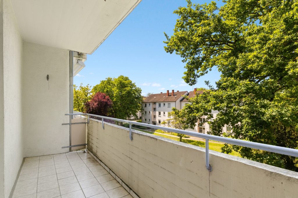 HUST Immobilien GmbH & Co. KG - Immobilienangebot - Karlsruhe - Alle - Viel Raum für Ihre Vision: freie 3-Zimmer-WHG mit Balkon in der Oststadt