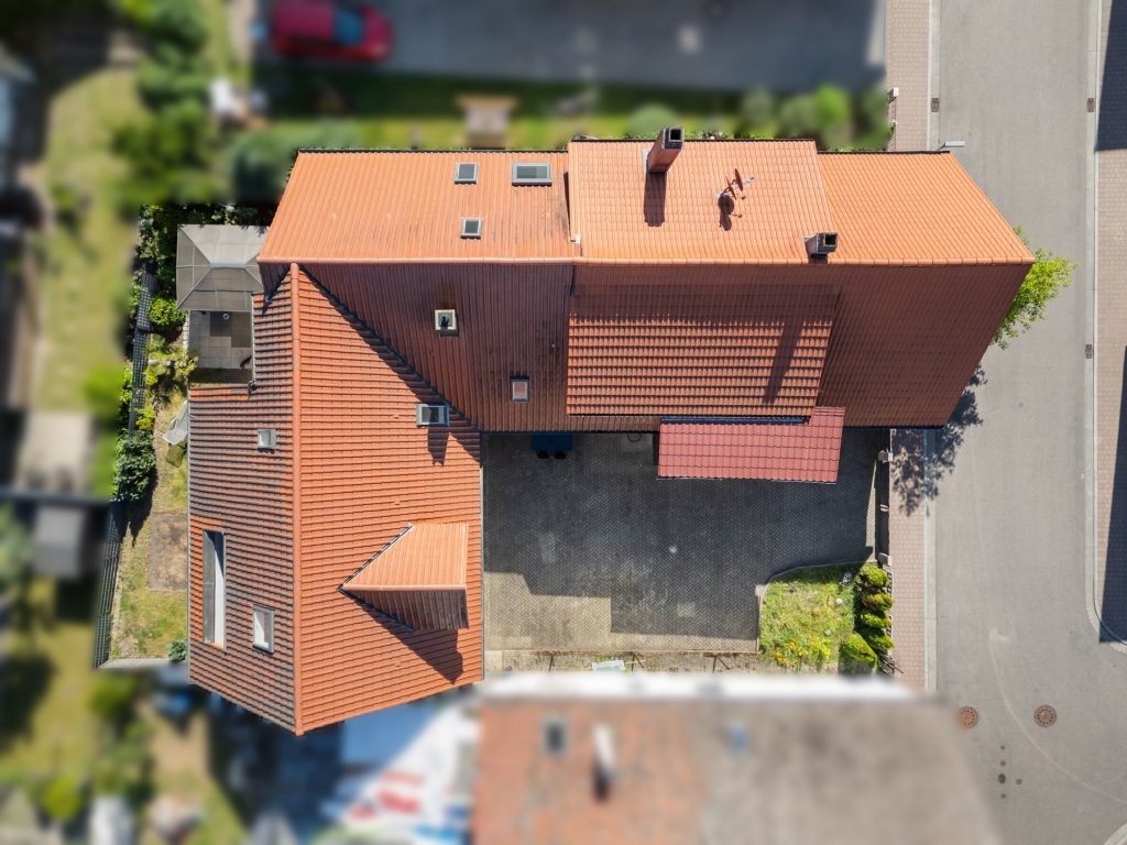 HUST Immobilien GmbH & Co. KG - Immobilienangebot - Bietigheim - Alle - Vielseitiges 2-Familienhaus mit großem Hof, Garten und separater Einheit im Hinterhaus