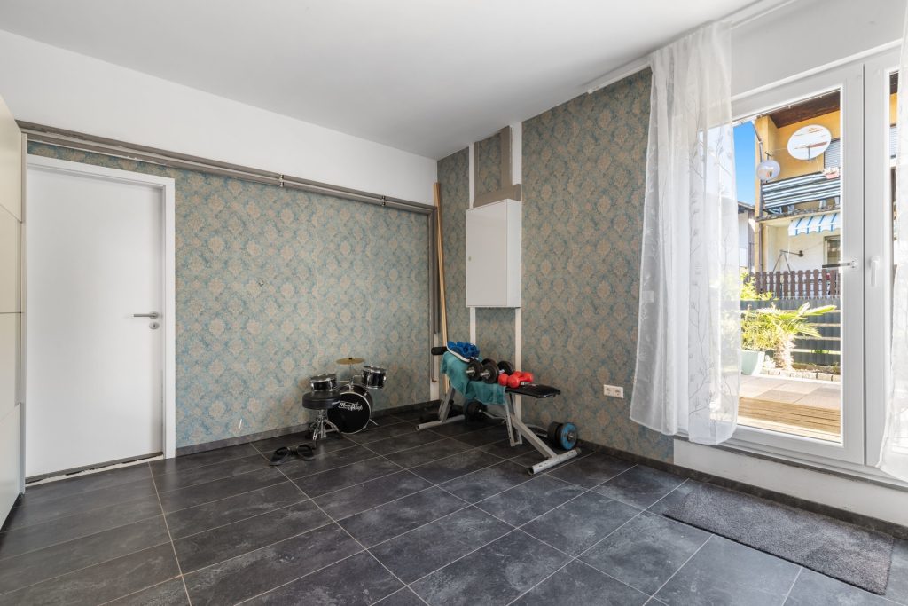 HUST Immobilien GmbH & Co. KG - Immobilienangebot - Bietigheim - Alle - Vielseitiges 2-Familienhaus mit großem Hof, Garten und separater Einheit im Hinterhaus
