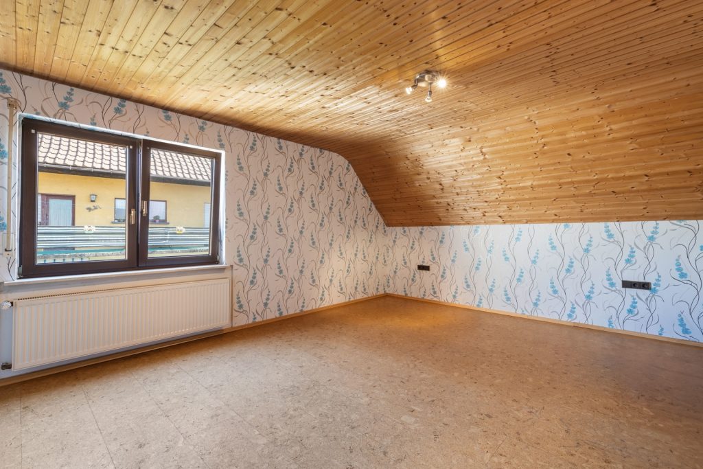 HUST Immobilien GmbH & Co. KG - Immobilienangebot - Bietigheim - Alle - Vielseitiges 2-Familienhaus mit großem Hof, Garten und separater Einheit im Hinterhaus