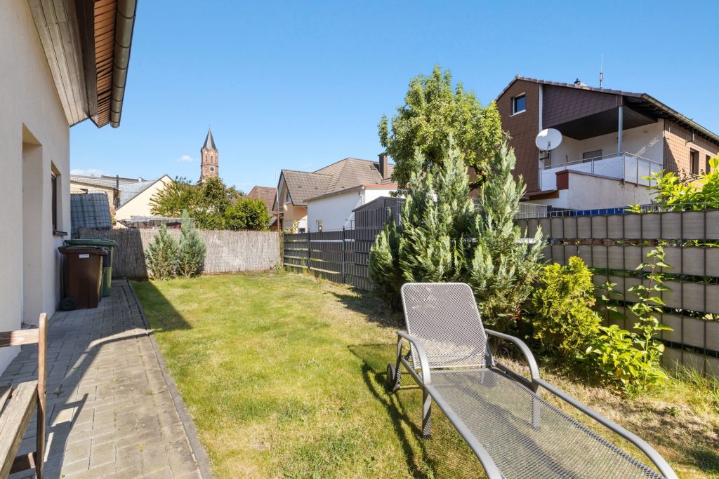 HUST Immobilien GmbH & Co. KG - Immobilienangebot - Bietigheim - Alle - Vielseitiges 2-Familienhaus mit großem Hof, Garten und separater Einheit im Hinterhaus