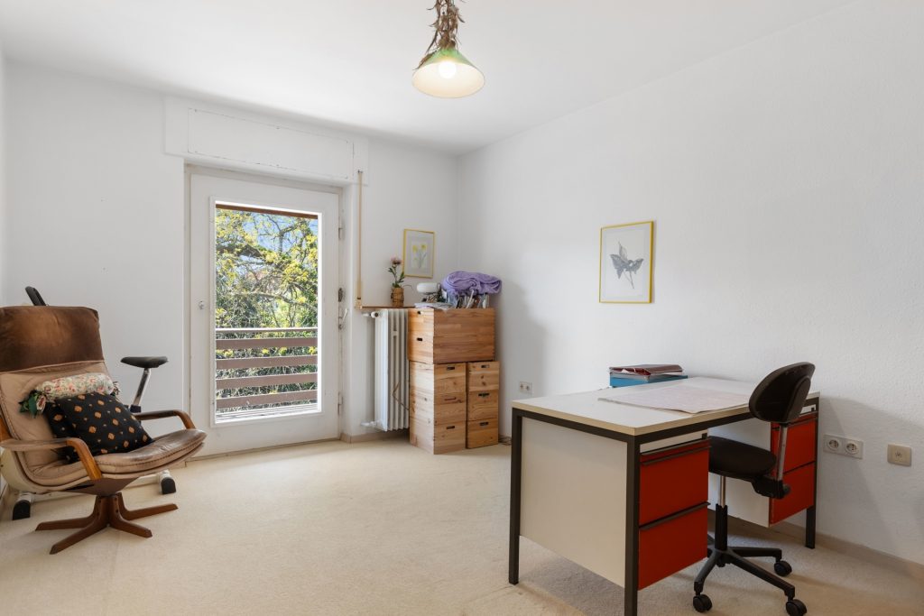HUST Immobilien GmbH & Co. KG - Immobilienangebot - Neuburg am Rhein - Alle - Großzügiges EFH mit vielseitig nutzbarem Anbau auf traumhaftem Grundstück in Neuburg am Rhein