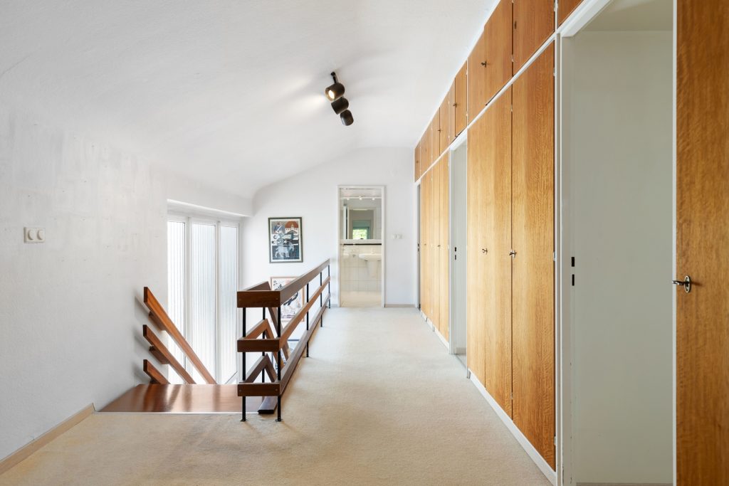HUST Immobilien GmbH & Co. KG - Immobilienangebot - Neuburg am Rhein - Alle - Großzügiges EFH mit vielseitig nutzbarem Anbau auf traumhaftem Grundstück in Neuburg am Rhein