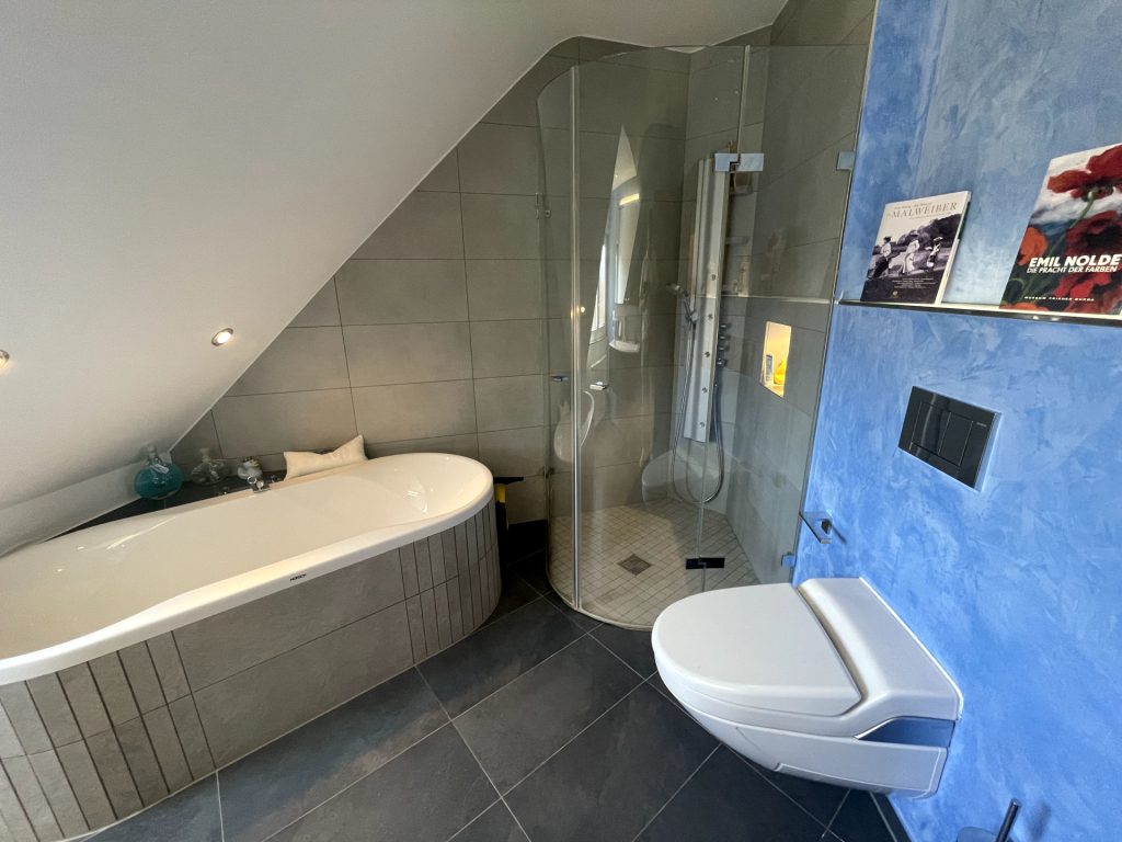 HUST Immobilien GmbH & Co. KG - Immobilienangebot - Karlsruhe - Alle - Teilmöblierte Büroetage in Einfamilienhaus in Karlsruhe-Nordweststadt zu vermieten