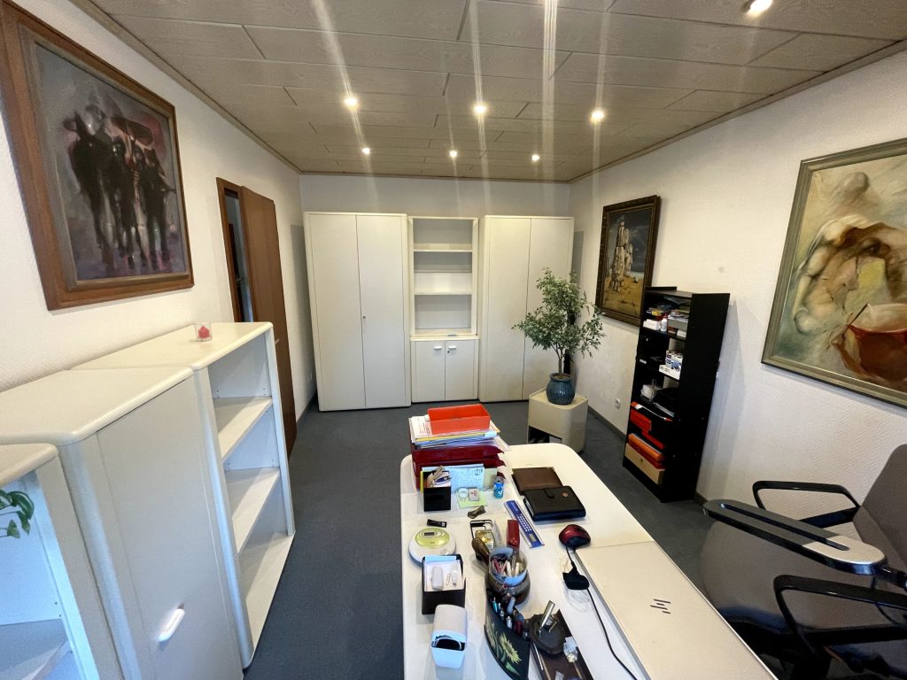 HUST Immobilien GmbH & Co. KG - Immobilienangebot - Karlsruhe - Alle - Teilmöblierte Büroetage in Einfamilienhaus in Karlsruhe-Nordweststadt zu vermieten