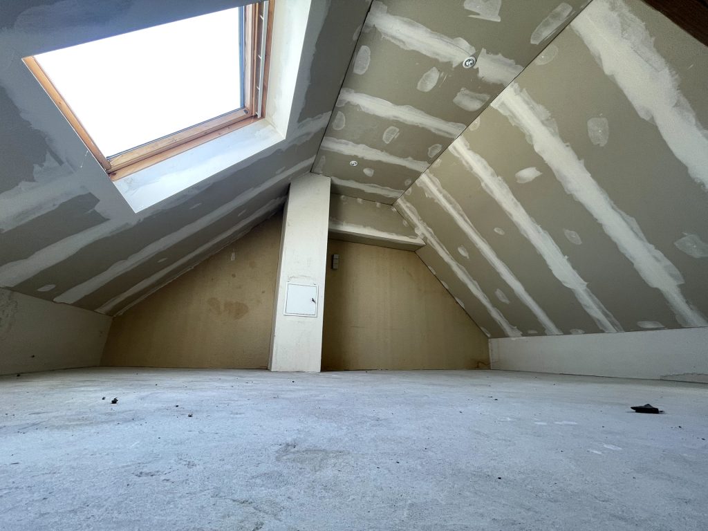HUST Immobilien GmbH & Co. KG - Immobilienangebot - Karlsruhe - Alle - Teilmöblierte Büroetage in Einfamilienhaus in Karlsruhe-Nordweststadt zu vermieten