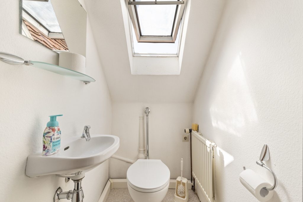 HUST Immobilien GmbH & Co. KG - Immobilienangebot - Walzbachtal Jöhlingen - Alle - Großes Grundstück mit Scheune und kleinem Einfamilienhaus