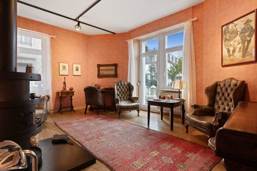 HUST Immobilien GmbH & Co. KG - Immobilienangebot - Baden-Baden - Alle - Aus 1 wird 2 - Wohnung, mit der Option zur Umwandlung in zwei - frei ab August!