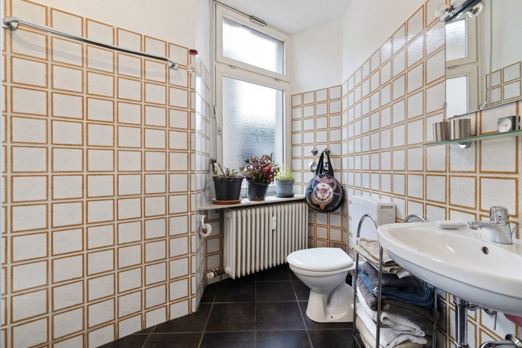 HUST Immobilien GmbH & Co. KG - Immobilienangebot - Baden-Baden - Alle - Aus 1 wird 2 - Wohnung, mit der Option zur Umwandlung in zwei - frei ab August!