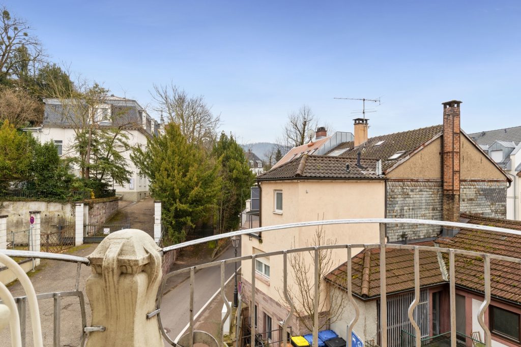 HUST Immobilien GmbH & Co. KG - Immobilienangebot - Baden-Baden - Alle - Aus 1 wird 2 - Wohnung, mit der Option zur Umwandlung in zwei - frei ab August!