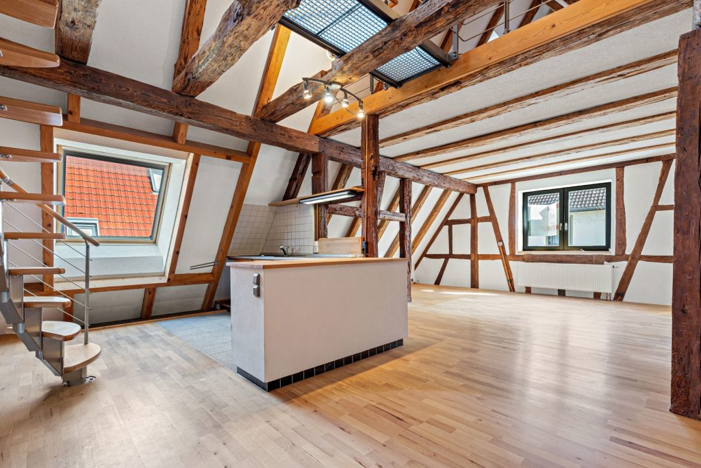 HUST Immobilien GmbH & Co. KG - Immobilienangebot - Stutensee / Friedrichstal - Alle - Entwicklungspotenzial - zwei Flurstücke mit zwei Gebäuden zur Entwicklung