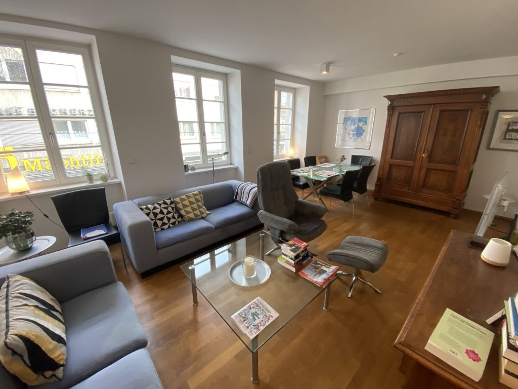 HUST Immobilien GmbH & Co. KG - Immobilienangebot - Karlsruhe - Alle - Kapitalanleger aufgepasst! Sanierte, charmante 3-Zimmer-Altbauwohnung im Herzen von Durlach