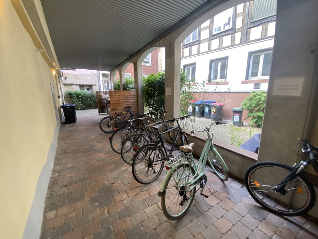 HUST Immobilien GmbH & Co. KG - Immobilienangebot - Karlsruhe - Alle - Kapitalanleger aufgepasst! Sanierte, charmante 3-Zimmer-Altbauwohnung im Herzen von Durlach
