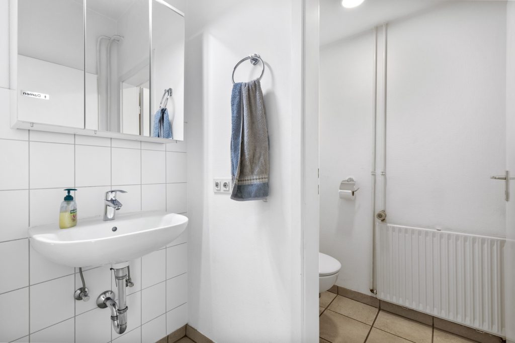 HUST Immobilien GmbH & Co. KG - Immobilienangebot - Karlsbad - Alle - Wo Funktion auf Flexibilität trifft – Gewerbehalle mit vielen Highlights