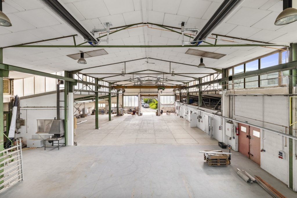 HUST Immobilien GmbH & Co. KG - Immobilienangebot - Karlsbad - Alle - Wo Funktion auf Flexibilität trifft – Gewerbehalle mit vielen Highlights