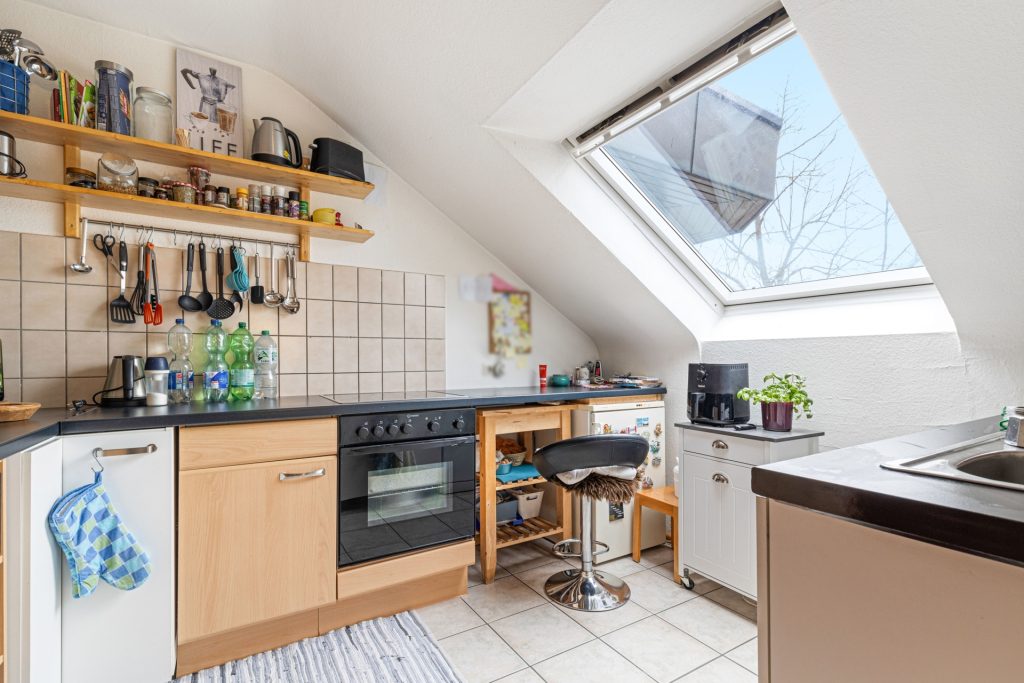 HUST Immobilien GmbH & Co. KG - Immobilienangebot - Sinzheim / Kartung - Alle - Gepflegtes Mehrfamilienhaus mit 12 Wohnungen in Sinzheim / Kartung bei Baden-Baden