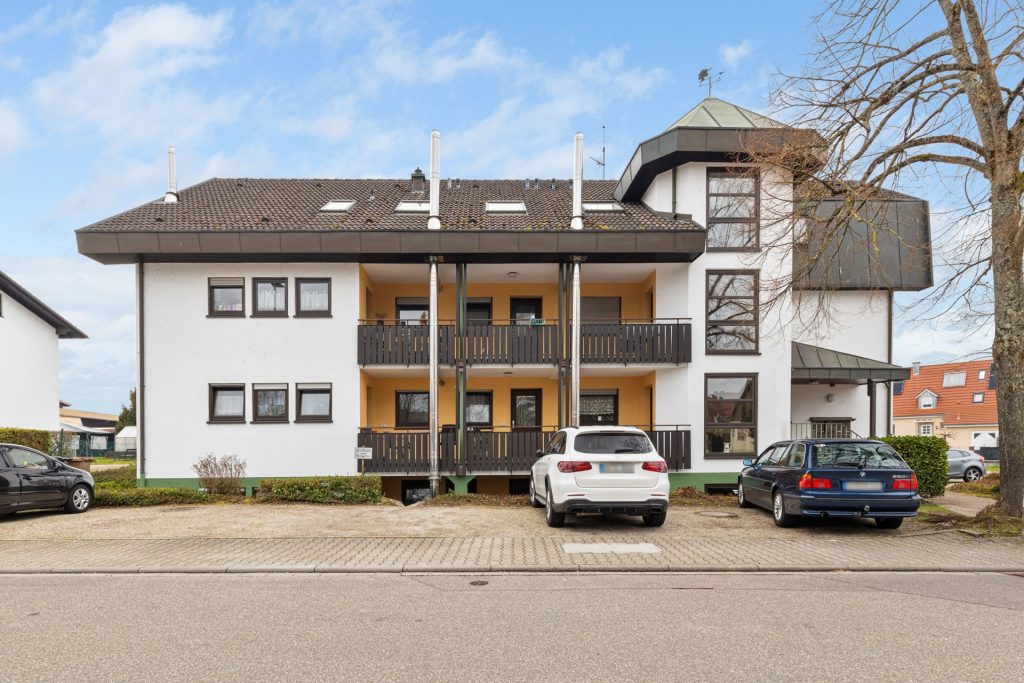 HUST Immobilien GmbH & Co. KG - Immobilienangebot - Sinzheim / Kartung - Alle - Gepflegtes Mehrfamilienhaus mit 12 Wohnungen in Sinzheim / Kartung bei Baden-Baden