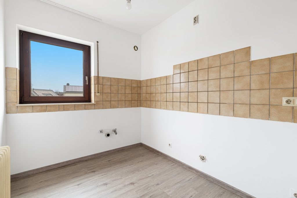HUST Immobilien GmbH & Co. KG - Immobilienangebot - Sinzheim / Kartung - Alle - Gepflegtes Mehrfamilienhaus mit 12 Wohnungen in Sinzheim / Kartung bei Baden-Baden