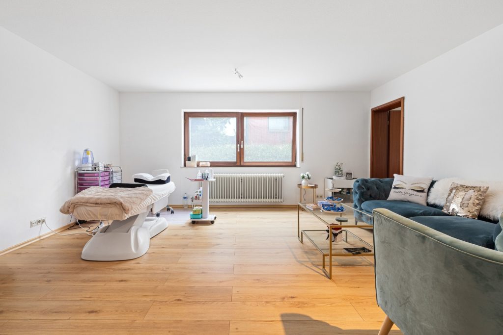 HUST Immobilien GmbH & Co. KG - Immobilienangebot - Sinzheim / Kartung - Alle - Gepflegtes Mehrfamilienhaus mit 12 Wohnungen in Sinzheim / Kartung bei Baden-Baden