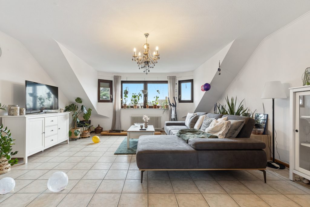 HUST Immobilien GmbH & Co. KG - Immobilienangebot - Sinzheim / Kartung - Alle - Gepflegtes Mehrfamilienhaus mit 12 Wohnungen in Sinzheim / Kartung bei Baden-Baden
