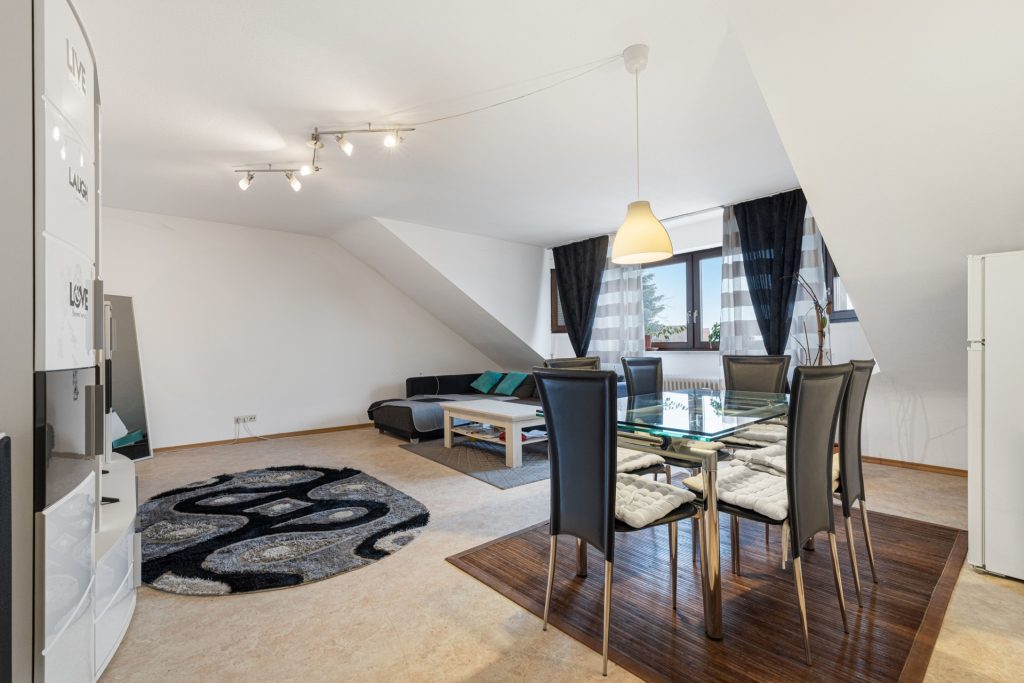 HUST Immobilien GmbH & Co. KG - Immobilienangebot - Sinzheim / Kartung - Alle - Gepflegtes Mehrfamilienhaus mit 12 Wohnungen in Sinzheim / Kartung bei Baden-Baden
