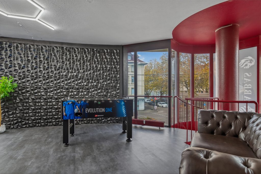 HUST Immobilien GmbH & Co. KG - Immobilienangebot - Rastatt - Alle - Vermietete Gewerbefläche im frequentierten Hilberthof – attraktive Kapitalanlage