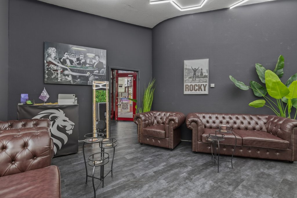 HUST Immobilien GmbH & Co. KG - Immobilienangebot - Rastatt - Alle - Vermietete Gewerbefläche im frequentierten Hilberthof – attraktive Kapitalanlage