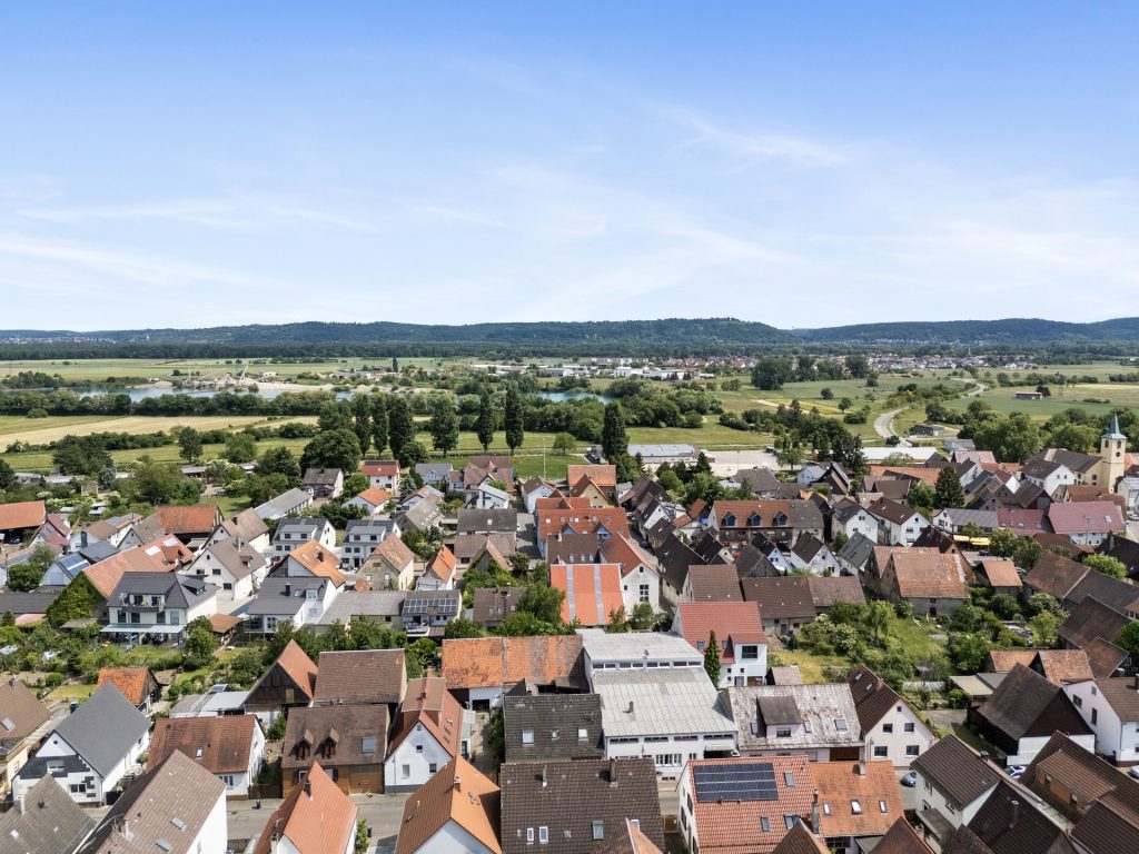 HUST Immobilien GmbH & Co. KG - Immobilienangebot - Stutensee / Spöck - Alle - Großzügiges Zuhause für Familien oder Mehrgenerationen – sofort bezugsfrei