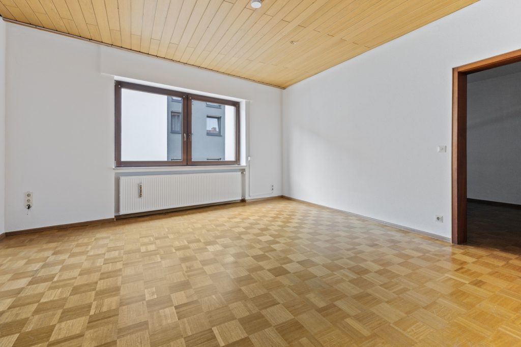 HUST Immobilien GmbH & Co. KG - Immobilienangebot - Stutensee / Spöck - Alle - Großzügiges Zuhause für Familien oder Mehrgenerationen – sofort bezugsfrei