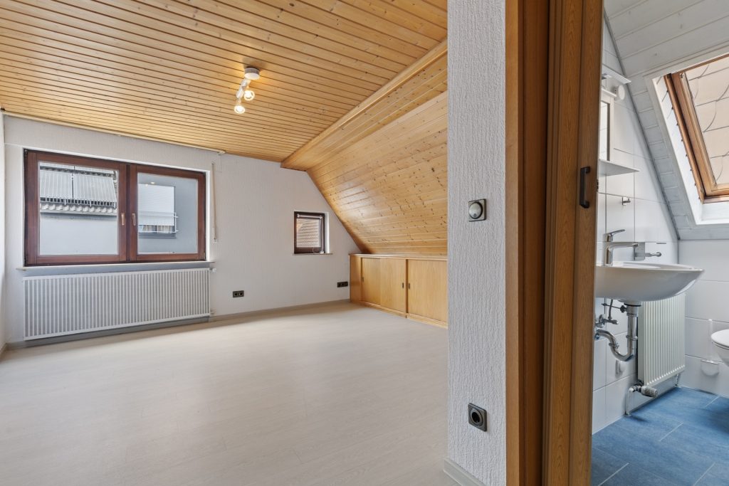 HUST Immobilien GmbH & Co. KG - Immobilienangebot - Stutensee / Spöck - Alle - Großzügiges Zuhause für Familien oder Mehrgenerationen – sofort bezugsfrei