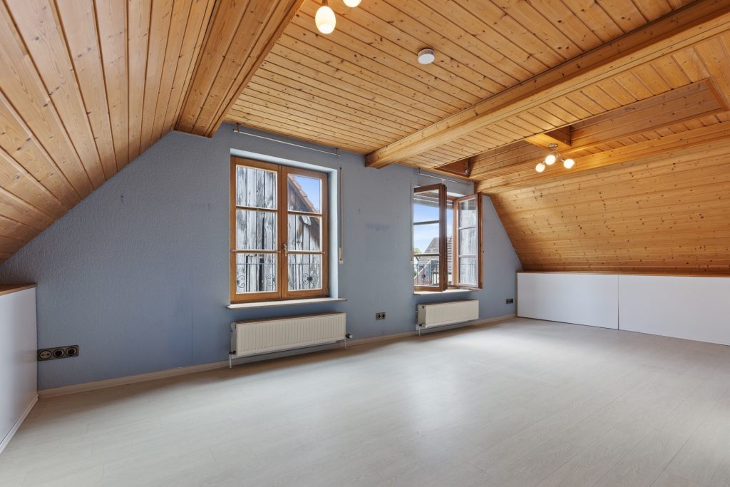 HUST Immobilien GmbH & Co. KG - Immobilienangebot - Stutensee / Spöck - Alle - Großzügiges Zuhause für Familien oder Mehrgenerationen – sofort bezugsfrei