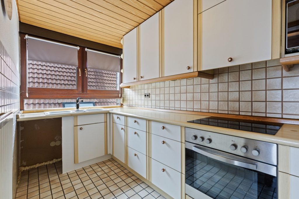 HUST Immobilien GmbH & Co. KG - Immobilienangebot - Stutensee / Spöck - Alle - Großzügiges Zuhause für Familien oder Mehrgenerationen – sofort bezugsfrei