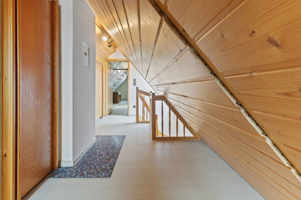 HUST Immobilien GmbH & Co. KG - Immobilienangebot - Stutensee / Spöck - Alle - Großzügiges Zuhause für Familien oder Mehrgenerationen – sofort bezugsfrei