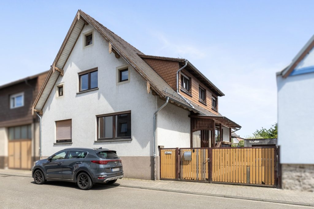 HUST Immobilien GmbH & Co. KG - Immobilienangebot - Stutensee / Spöck - Alle - Großzügiges Zuhause für Familien oder Mehrgenerationen – sofort bezugsfrei