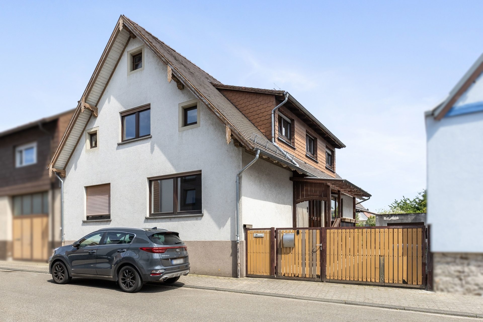 HUST Immobilien GmbH & Co. KG - Immobilienangebot - Stutensee / Spöck - Alle - Großzügiges Zuhause für Familien oder Mehrgenerationen – sofort bezugsfrei