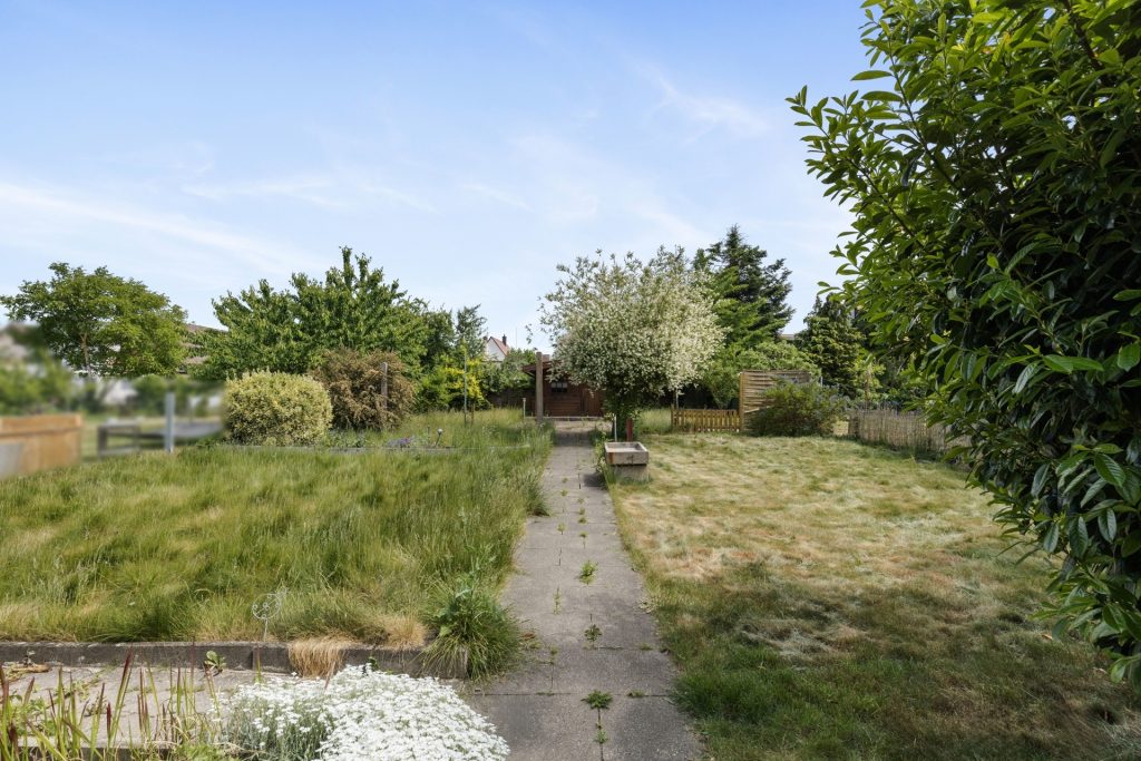 HUST Immobilien GmbH & Co. KG - Immobilienangebot - Stutensee / Spöck - Alle - Großzügiges Zuhause für Familien oder Mehrgenerationen – sofort bezugsfrei
