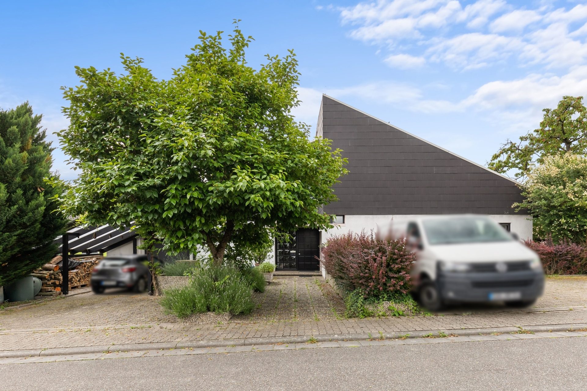 HUST Immobilien GmbH & Co. KG - Immobilienangebot - Schweigen-Rechtenbach / Rechtenbach - Alle - Großzügiges EFH mit ELW oder Praxis und schönem Garten! Wohnen & Arbeiten unter einem Dach