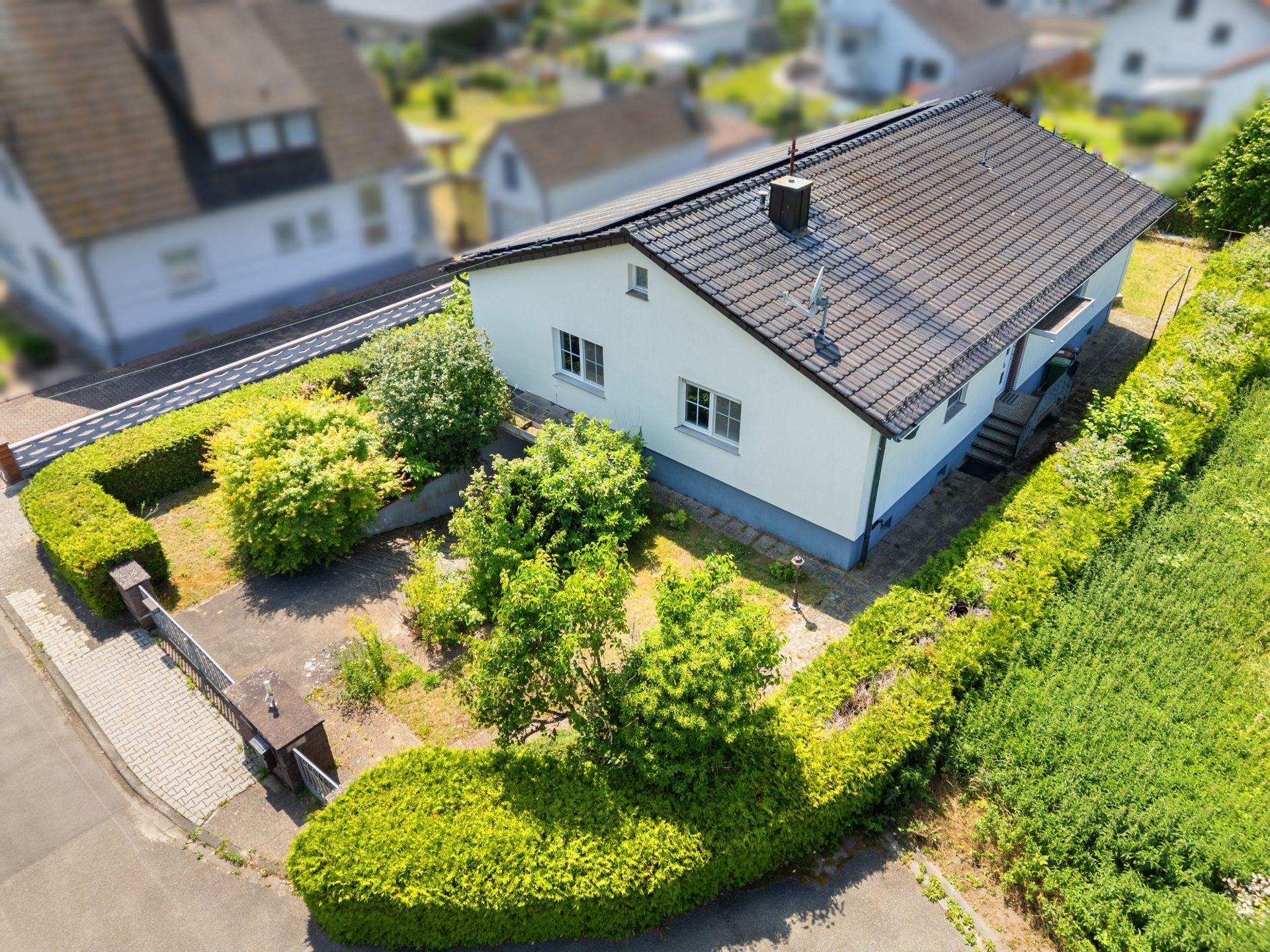 HUST Immobilien GmbH & Co. KG - Immobilienangebot - Leimersheim - Alle - Wohnen auf einer Ebene – Bungalow mit Gestaltungspotenzial in ruhiger Lage