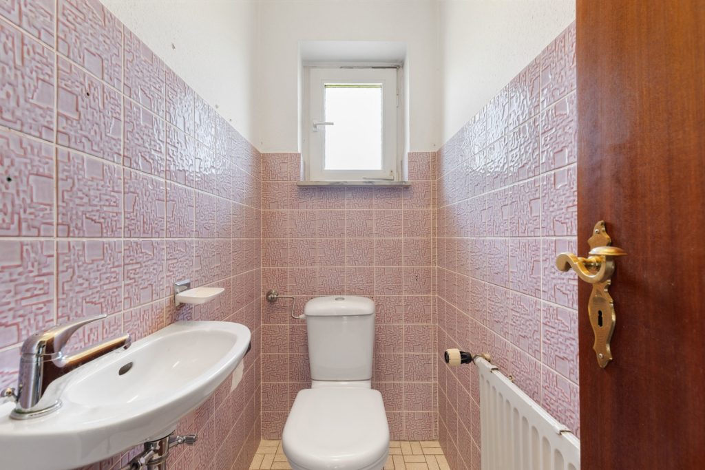 HUST Immobilien GmbH & Co. KG - Immobilienangebot - Leimersheim - Alle - Wohnen auf einer Ebene – Bungalow mit Gestaltungspotenzial in ruhiger Lage