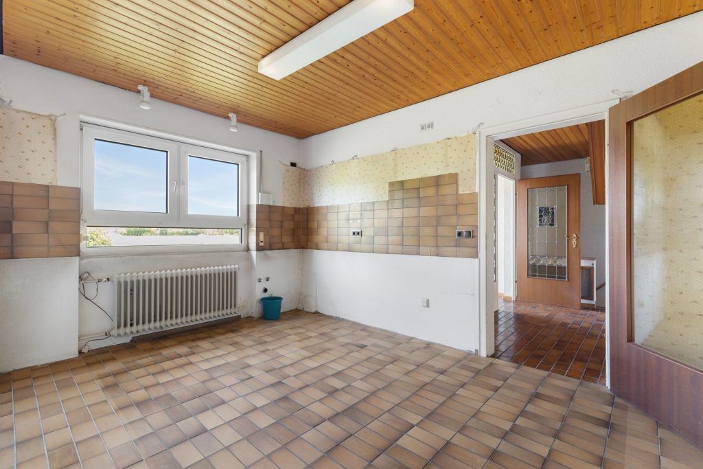 HUST Immobilien GmbH & Co. KG - Immobilienangebot - Leimersheim - Alle - Wohnen auf einer Ebene – Bungalow mit Gestaltungspotenzial in ruhiger Lage