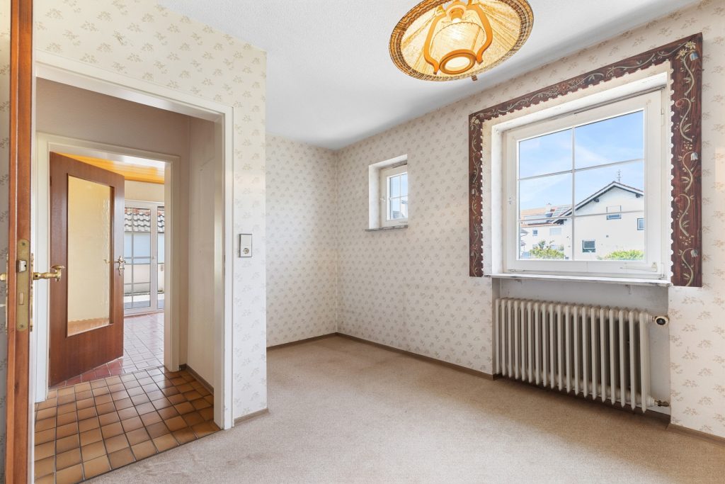 HUST Immobilien GmbH & Co. KG - Immobilienangebot - Leimersheim - Alle - Wohnen auf einer Ebene – Bungalow mit Gestaltungspotenzial in ruhiger Lage