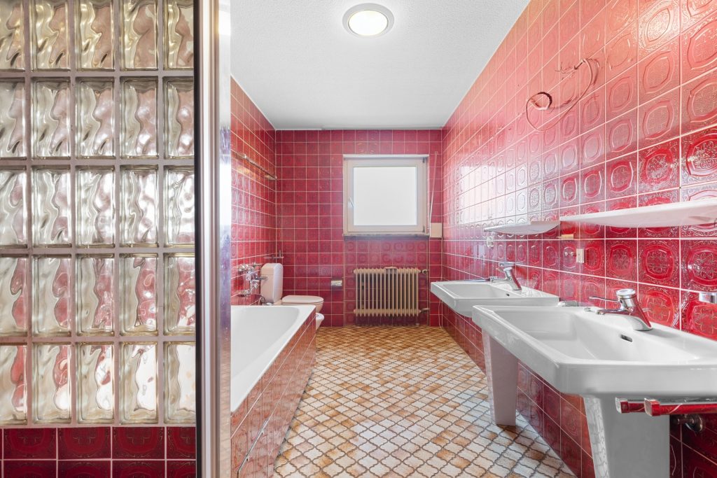 HUST Immobilien GmbH & Co. KG - Immobilienangebot - Leimersheim - Alle - Wohnen auf einer Ebene – Bungalow mit Gestaltungspotenzial in ruhiger Lage
